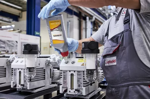 LVO+100+1L+Mineral+Oil_Carousel